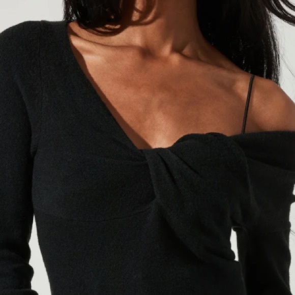 ASTR the label Addison twist from sweater | Revolve - Picture 2 of 7